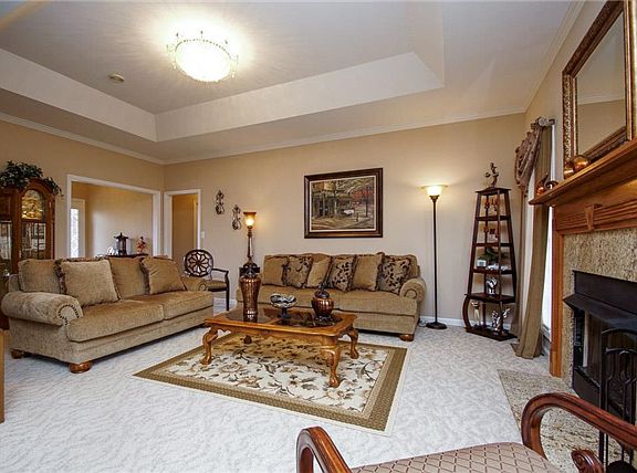 3rd image of 4286 N Woodstock Dr