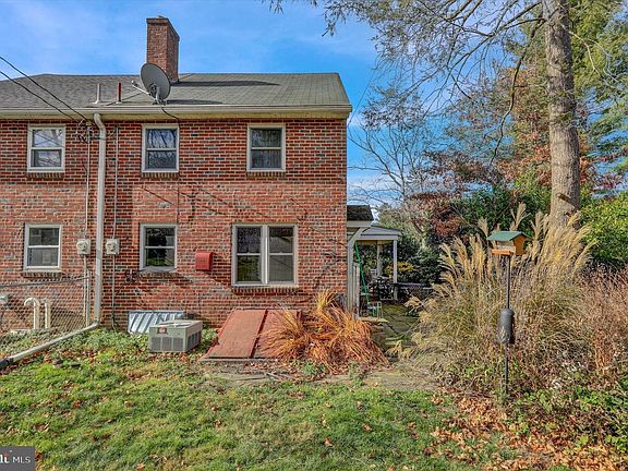 4th image of 53 Spencer Ave