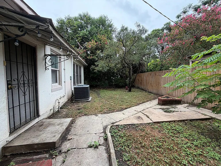 1402 E Highland Blvd — Photo 13