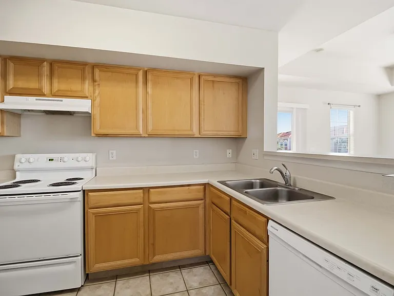 1015 Villagio Cir #201 — Photo 8