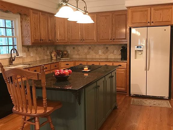 4th image of 1833 NE Allen Jarrett Dr