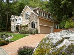 555 Ashland Creek Dr, Ashland, OR 97520