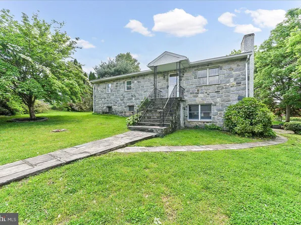 1359 Peach St, Upper Chichester, PA 19061