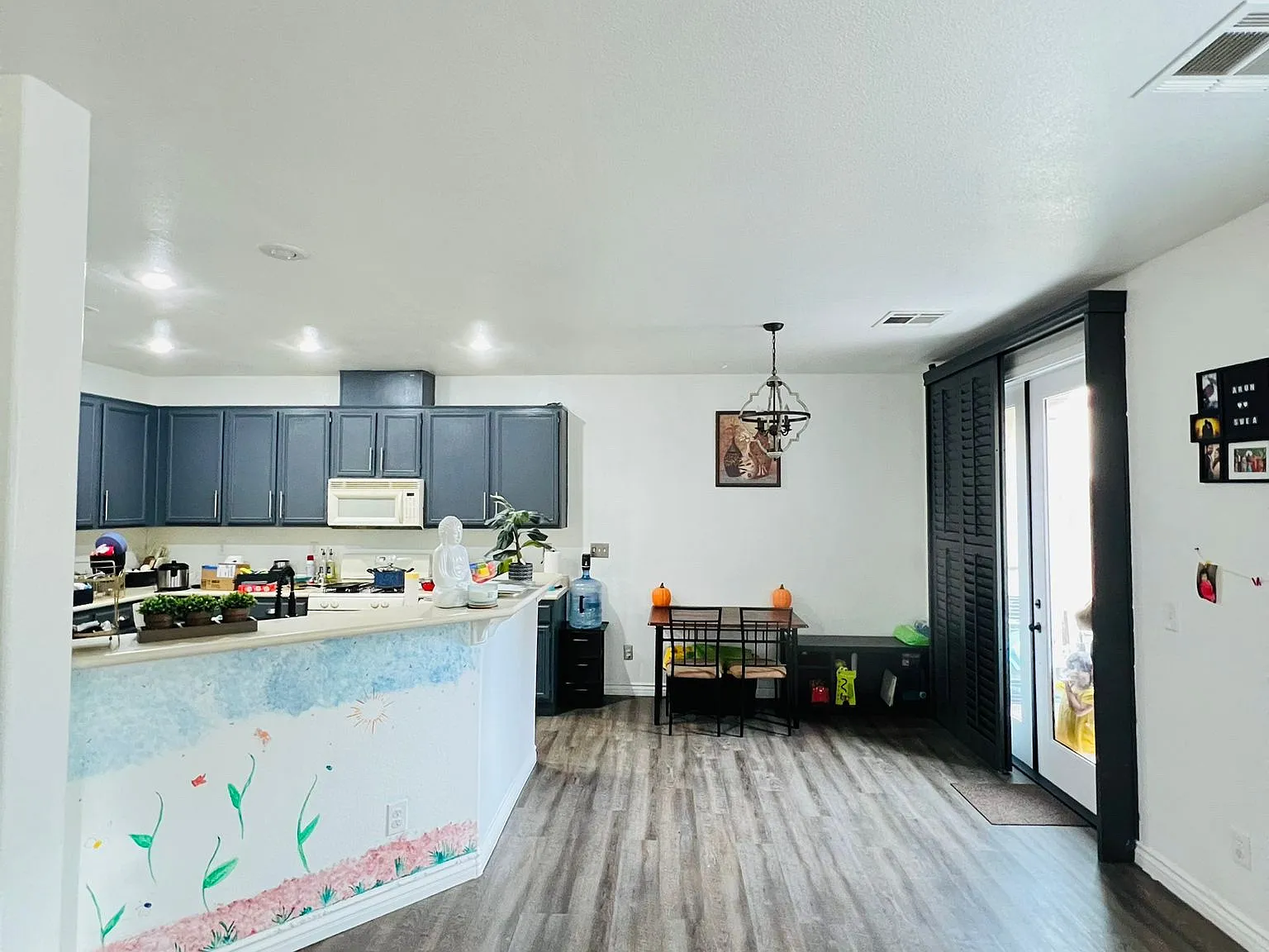3 bed, 2.5 bath, 1503 sqft, $2,200 — Photo 4