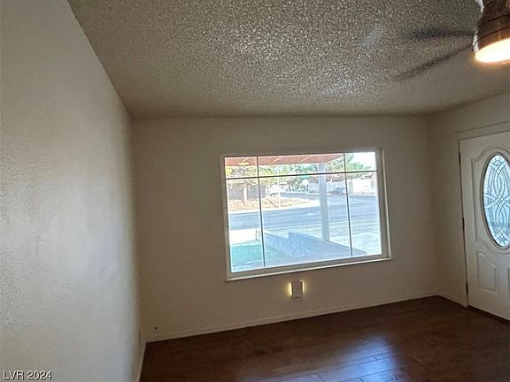5th image of 301 Marion Dr