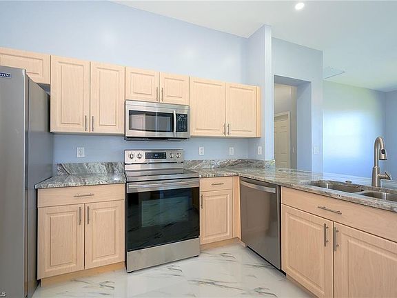5th image of 820 Grand Rapids Blvd
