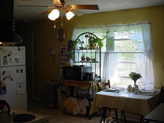 5th image of 1609 E Prairie Dr