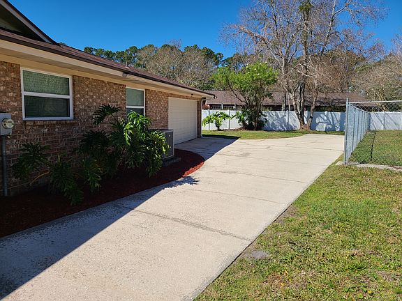2nd image of 2156 Chablis Ct