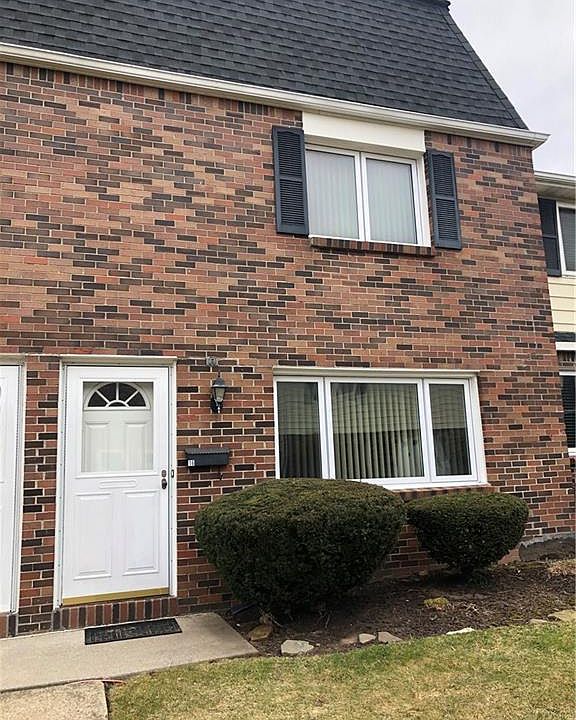 1st image of 16 Stoneledge Ct