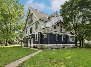 446 W College Ave, Waukesha, WI 53186