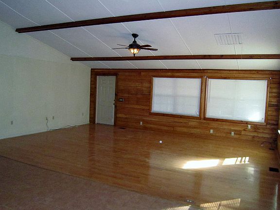 5th image of 303 NW Spring Hollow Blvd