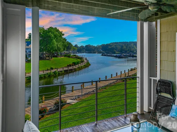 18525 Harborside Dr, Cornelius, NC 28031