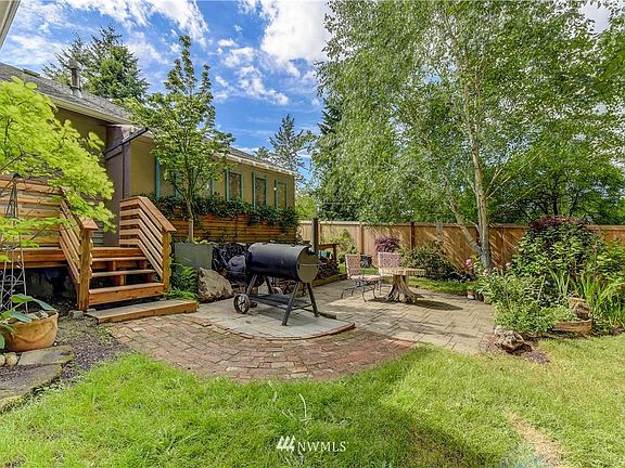 5th image of 5604 176th St SW