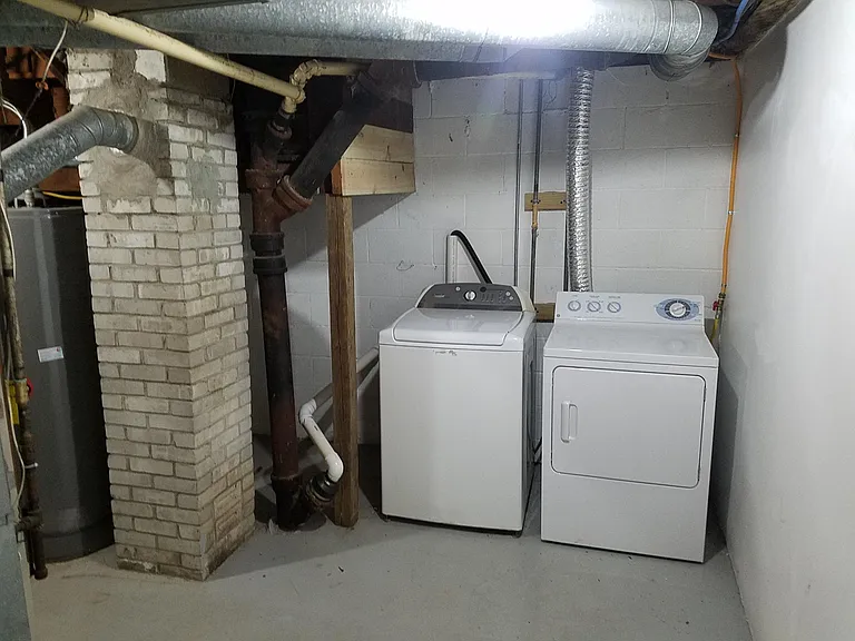 635 Fuller Ave NE — Photo 17