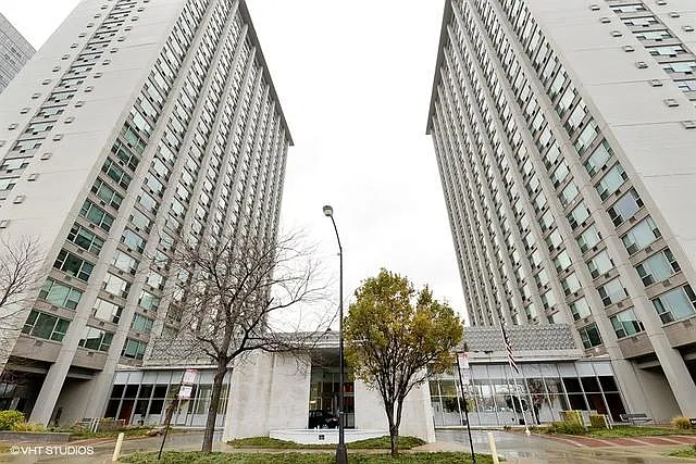3600 N Lake Shore Dr APT 508 photo 1