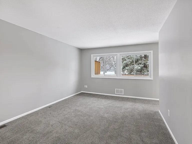 12346 Drake St NW — Photo 7