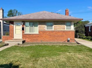 30207 Taylor St, Saint Clair Shores, MI