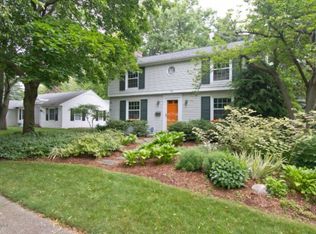 2121 Burchard St SE, East Grand Rapids, MI 49506