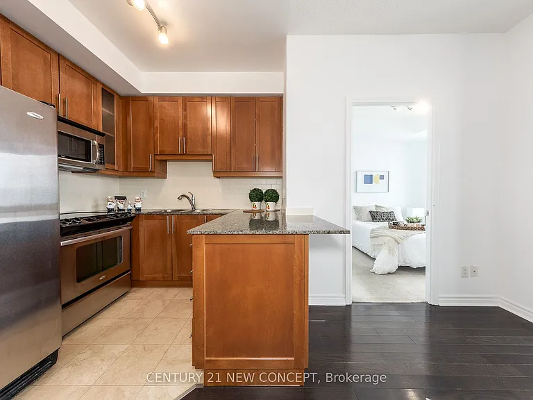18 Holmes Ave #1812 — Photo 7