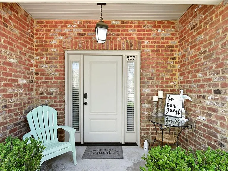 507 Reserve Ln — Photo 2