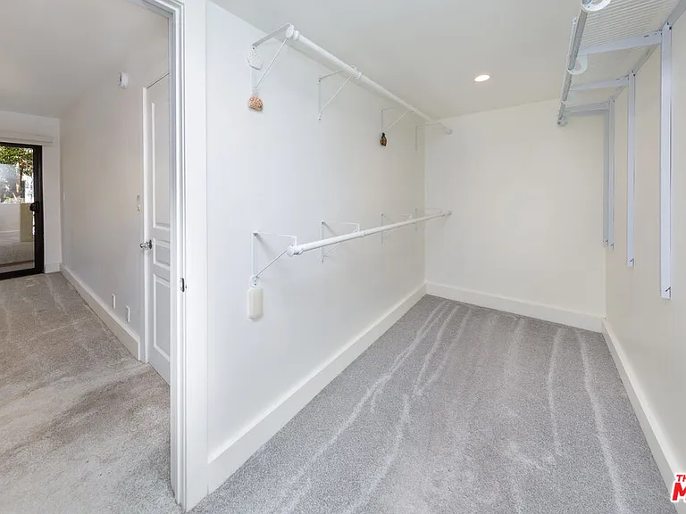 1633 S Bentley Ave #203 — Photo 8