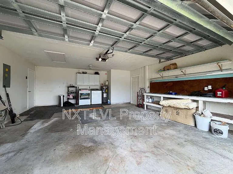 205 SE 18th St — Photo 19