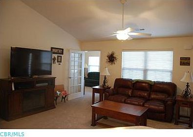 3rd image of 1438 Meadow Way Dr