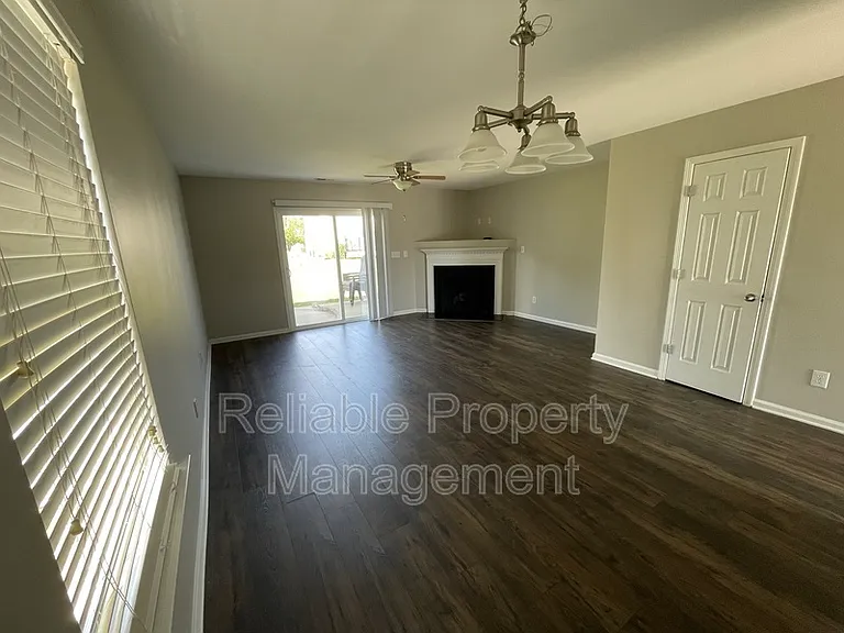 132 Winslow Ln — Photo 6