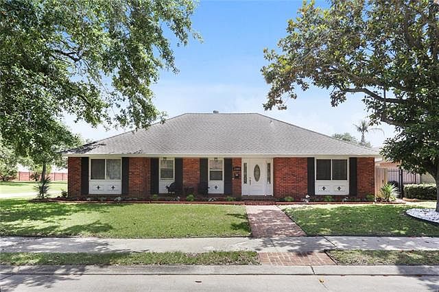 1st image of 2480 Oriole St