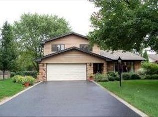 8327 Field Crest Ave, Willow Springs, IL 60480