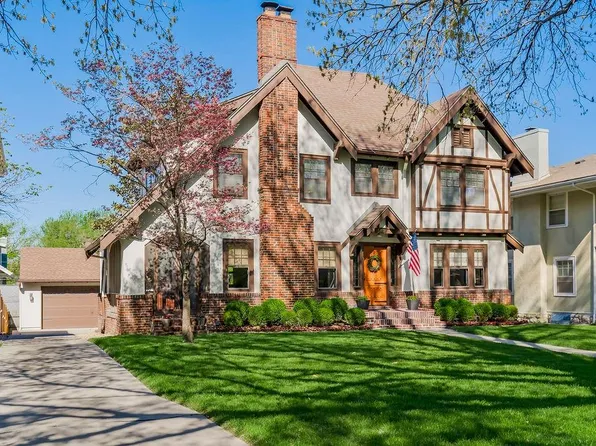 5828 McGee St, Kansas City, MO 64113