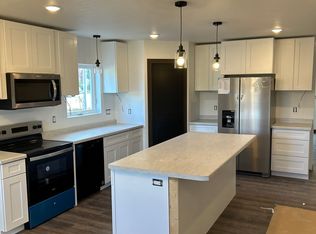 205 Highview Rd, Pulaski, WI 54162