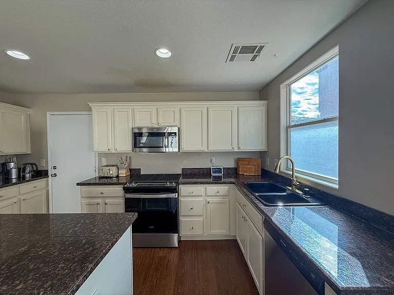 10360 Cherokee Corner Ave — Photo 9