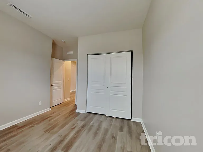923 Avondale Dr — Photo 17