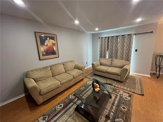 318 Lake Marina Ave #305 — Photo 5