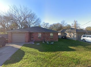 916 Helen St, Terrell, TX 75160