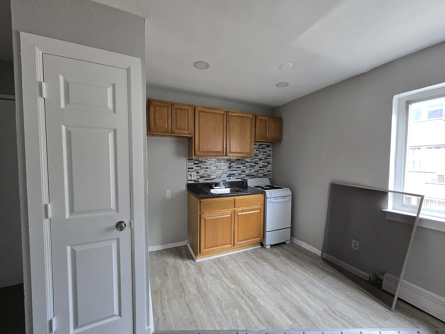 Studio, 550 sqft, $1,249 — Photo 1