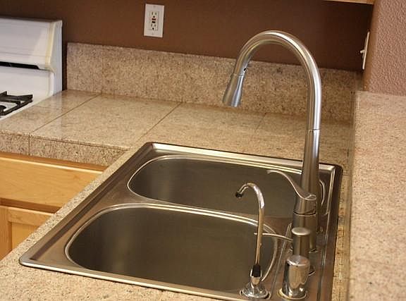 4th image of 881 Monarch Cir