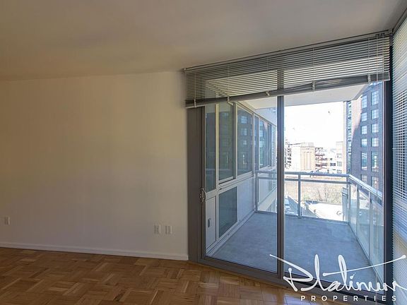 4th image of 505 W 37th St APT 616