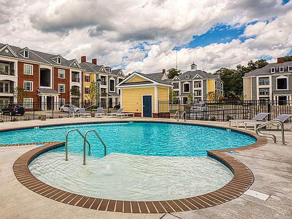 Resort-Style Swimming Pool