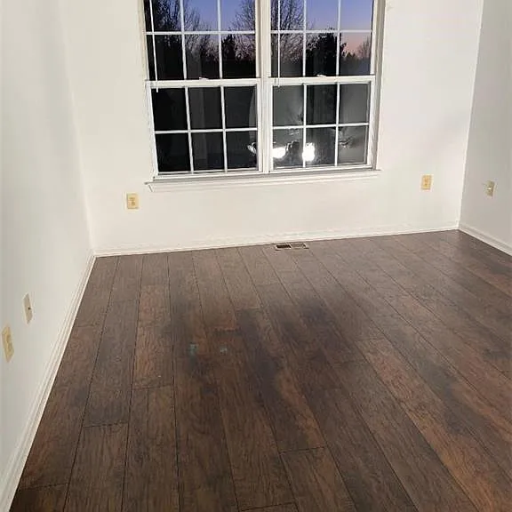 33 Marion Dr — Photo 7