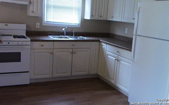 5th image of 119 Pool Dr