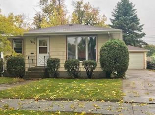 1407 14th Ave S, Grand Forks, ND 58201
