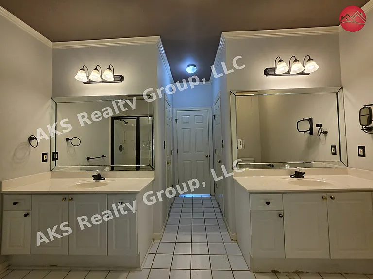 5004 Melrose Way — Photo 9