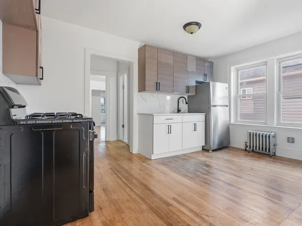 107 Kensington Ave, Springfield, MA 01108