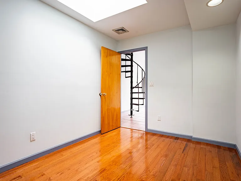 763 S 8th St — Photo 37