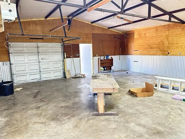 843 FM 2560 — Photo 24