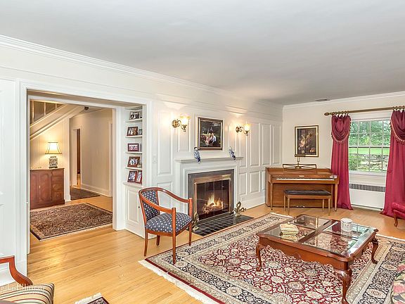 5th image of 570 Hunt Ln