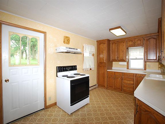 2nd image of 108 W Main St