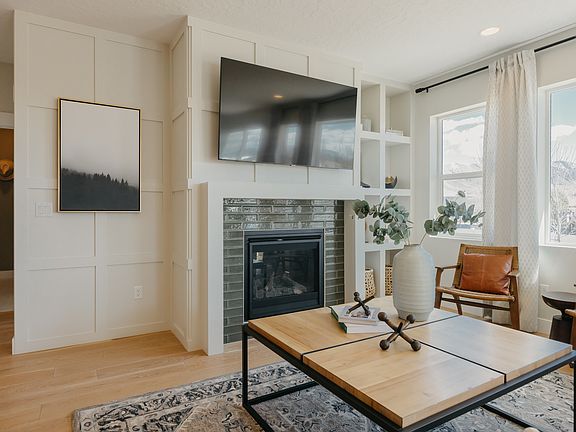 3rd image of 5177 S Paramount Dr #321